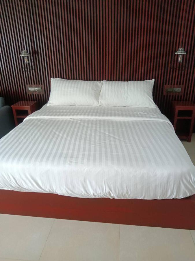 Beach House By Rose Massage Nai Thon Beach Exterior photo