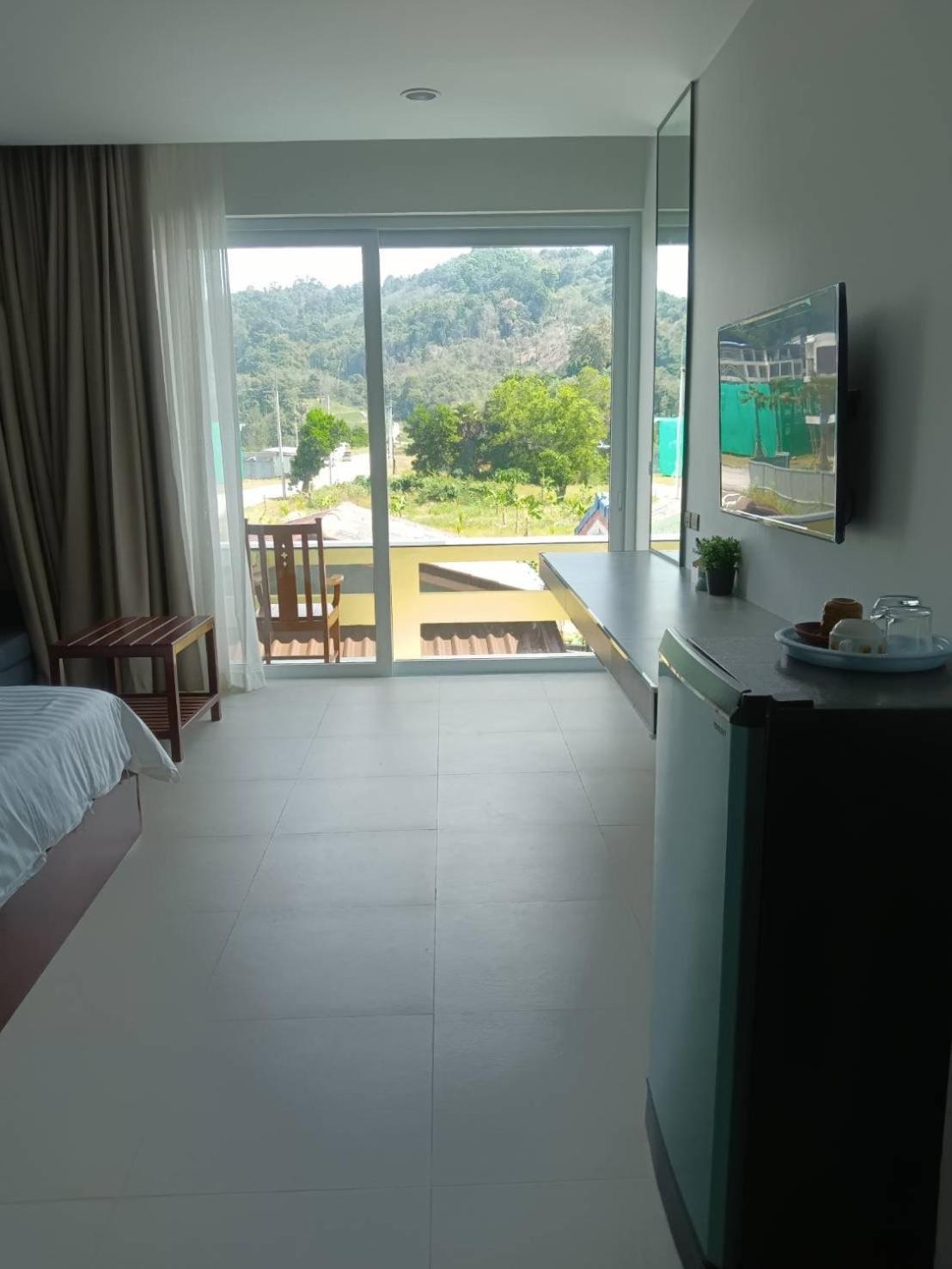 Beach House By Rose Massage Nai Thon Beach Exterior photo
