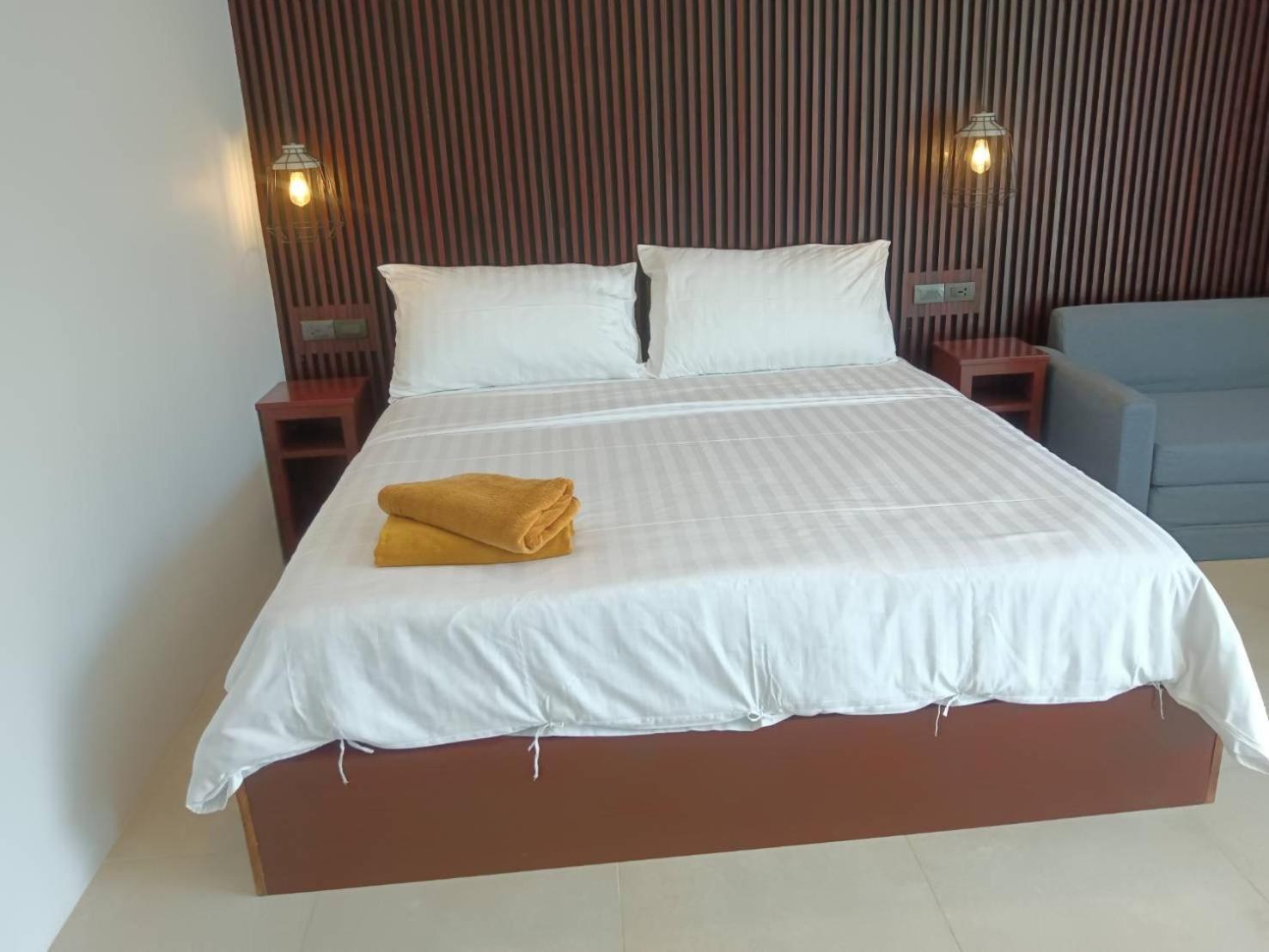 Beach House By Rose Massage Nai Thon Beach Exterior photo